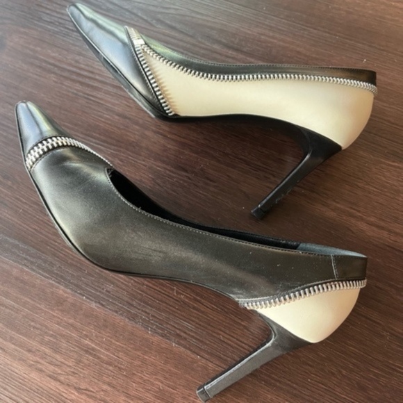 Saint Laurent Zip accent black and white heels/pumps - Picture 2 of 8